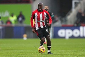 记者：纽卡本周4500万镑报价维萨未获回应，小蜜蜂找不到替代者