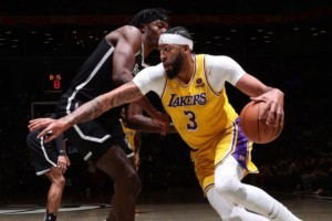 开云体育入口-美媒盘点浓眉潜在交易方案 换KD还是联手东契奇？