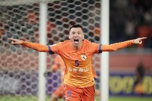 开云体育app-鲁媒：泰山提前前往上海备战申花，郑铮将回归主力阵容