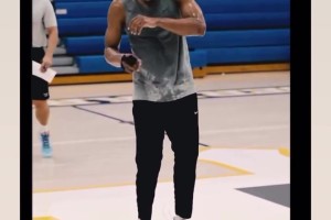 开云体育入口-下家未定？威少不耽误训练&amp;汗如雨下 右手缠着护指