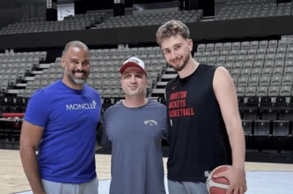 乌度卡：我告诉申京打出侵略性，打出一直以来的统治力